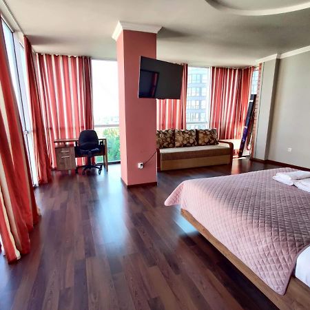 Micromegas Apartments Chernivtsi Ngoại thất bức ảnh