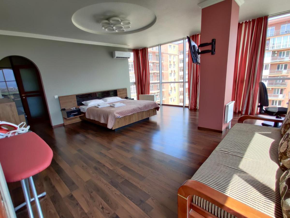 Micromegas Apartments Chernivtsi Ngoại thất bức ảnh