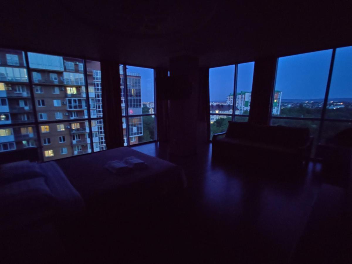 Micromegas Apartments Chernivtsi Ngoại thất bức ảnh